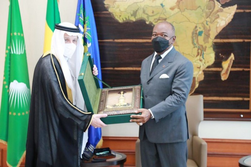 



رئيس جمهورية الغابون يستقبل وزير الدولة لشؤون الدول الأفريقية.