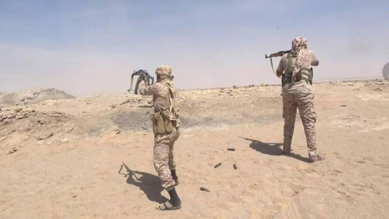 مقاتلون من الجيش الوطني اليمني