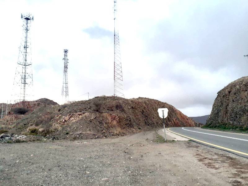 



أبراج على طريق بني سعد لا تخدم السكان.