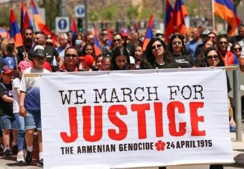 أرمن يطالبون بالعدالة خلال إحياء ذكرى المذابح على يد العثمانيين.
