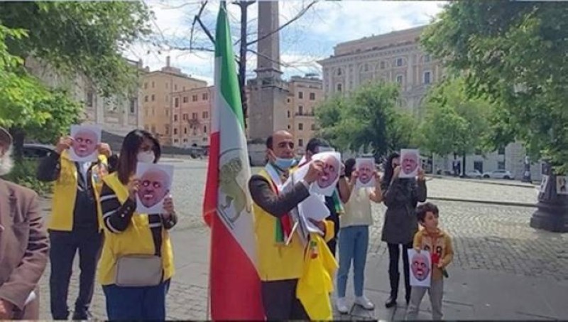 جانب من المظاهرات الإيرانية.