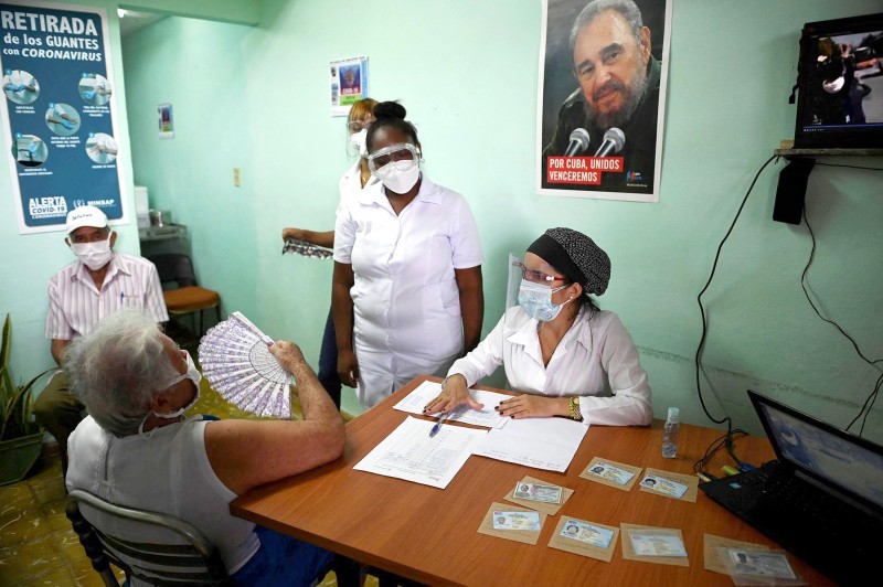 



كوبا بدأت تطعيم سكانها قبل اكتمال التجارب السريرية. (وكالات)