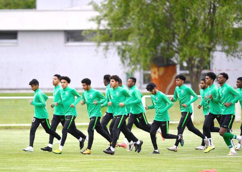 



لاعبو المنتخب السعودي خلال حصة تدريبية في كرواتيا. (وزارة الرياضة)