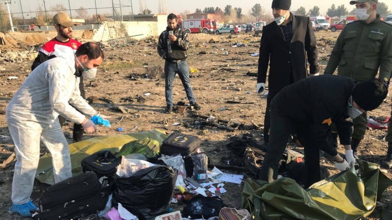 أمتعة ضحايا الطائرة الأوكرانية التي أسقطتها طهران.