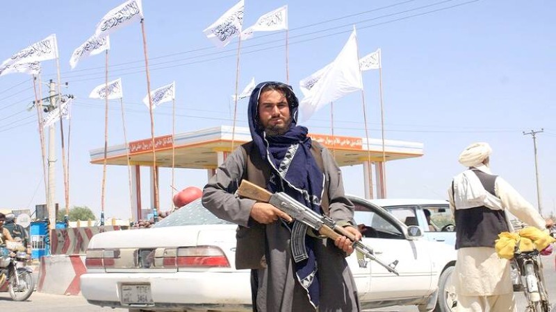 



كابل بعد سيطرة طالبان.. أعلام ومسلحون. (متداولة)