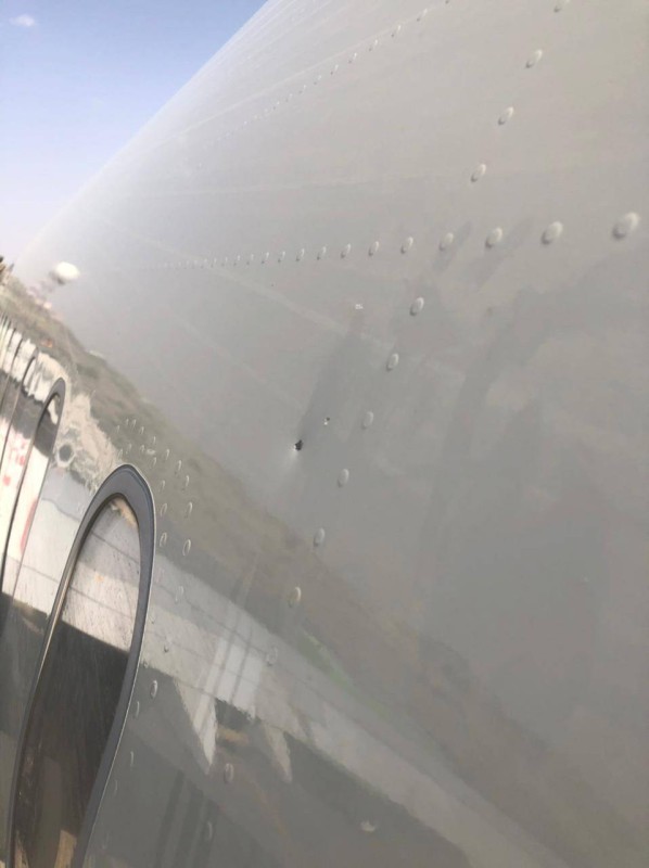 تضرر إحدى الطائرات المدنية في مطار أبها بشظايا الطائرة المسيرة الحوثية (واس)