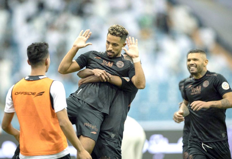  لاعب الشباب هتان باهبري لم يحتفل بالهدف الثاني في مرمى الهلال. (المركز الإعلامي)