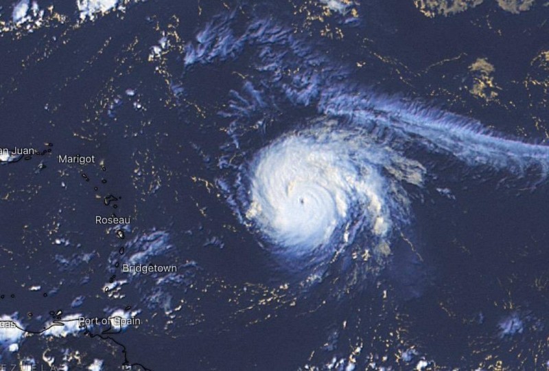 صورة بالأقمار الصناعية توضح الإعصار