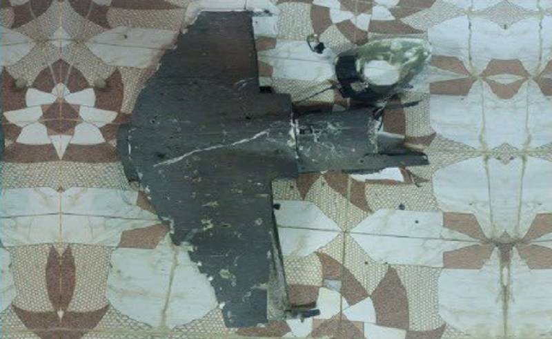 شظايا المسيّرة المفخخة الحوثية التي تم اعتراضها (الدفاع المدني)
