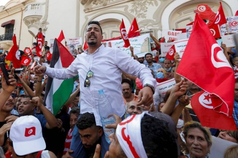 مظاهرات مؤيدة للرئيس قيس سعيد في العاصمة تونس