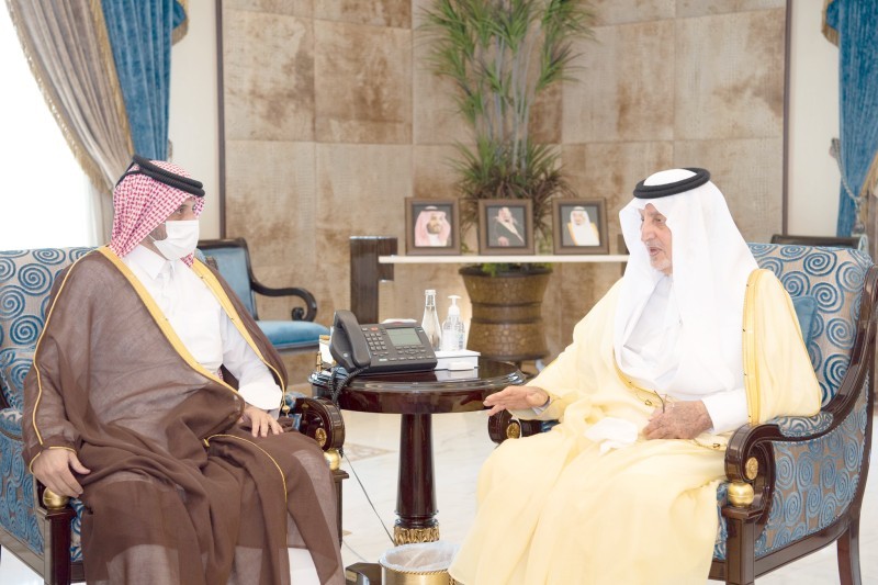 



أمير مكة يستقبل القنصل العام لدولة قطر.  (واس)
