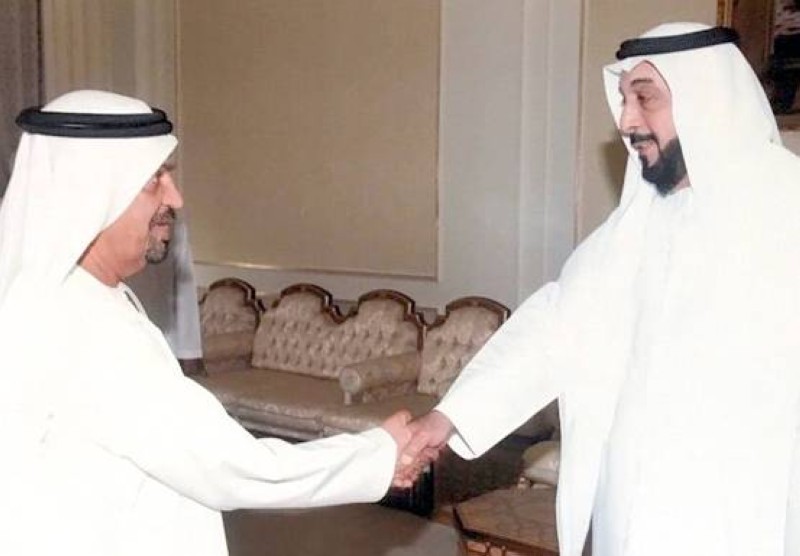 



رئيس دولة الإمارات الشيخ خليفة بن زايد مستقبلاً السفير خوري.