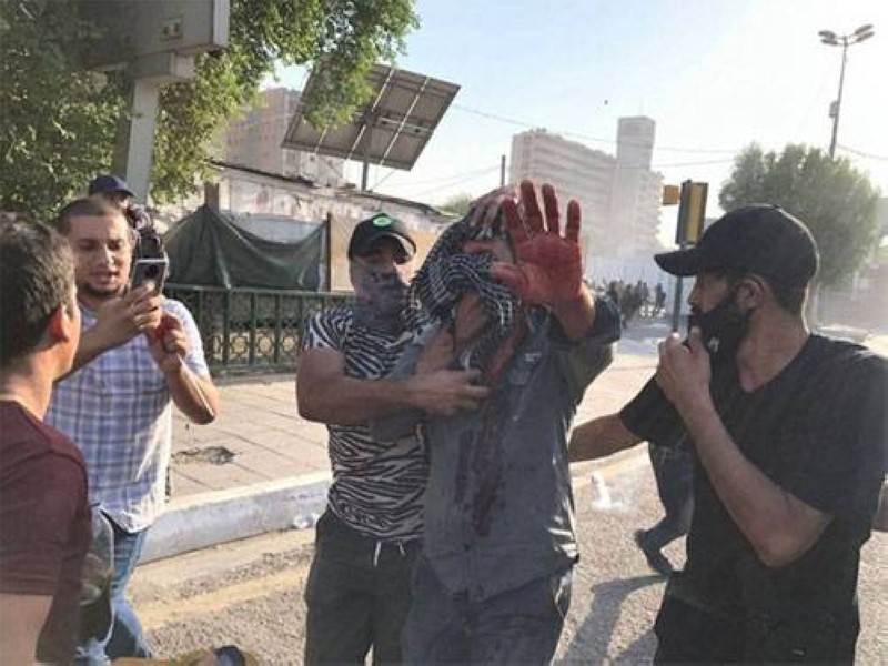 مظاهرات أمام البوابة الخضراء في العراق.
