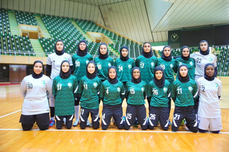 



لاعبات المنتخب السعودي لكرة القدم للسيدات.