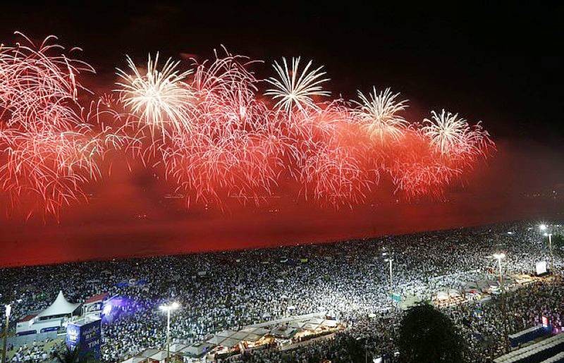 أرشيفية لاحتفالات رأس السنة في ريو دي جانيرو في 2020... بعد إلغاء احتفالات 2022. (وكالات)