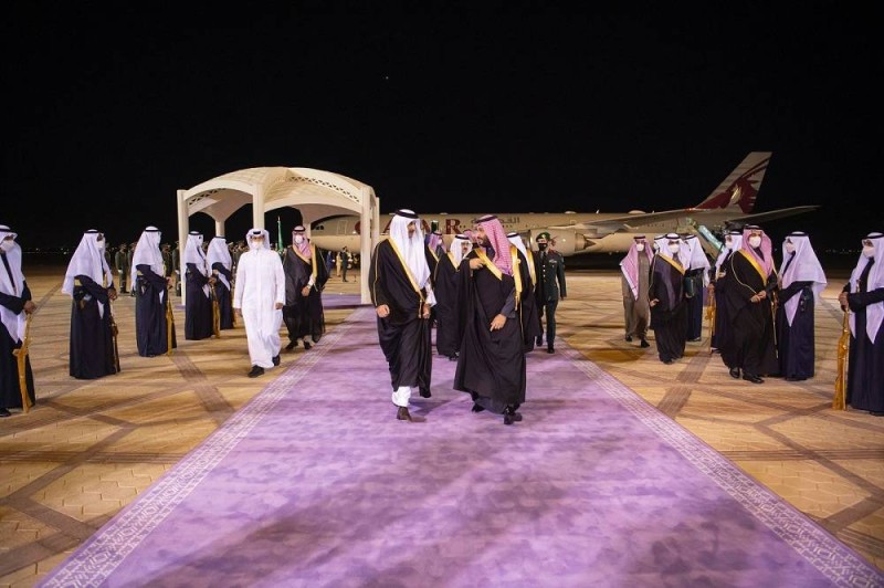 ولي العهد الأمير محمد بن سلمان في مقدمة مستقبلي أمير قطر الشيخ تميم بن حمد آل ثاني (واس)