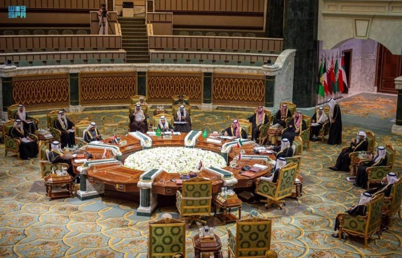 قادة الدول الخليجية أثناء اجتماع القمة الخليجية الـ42 في الرياض أمس