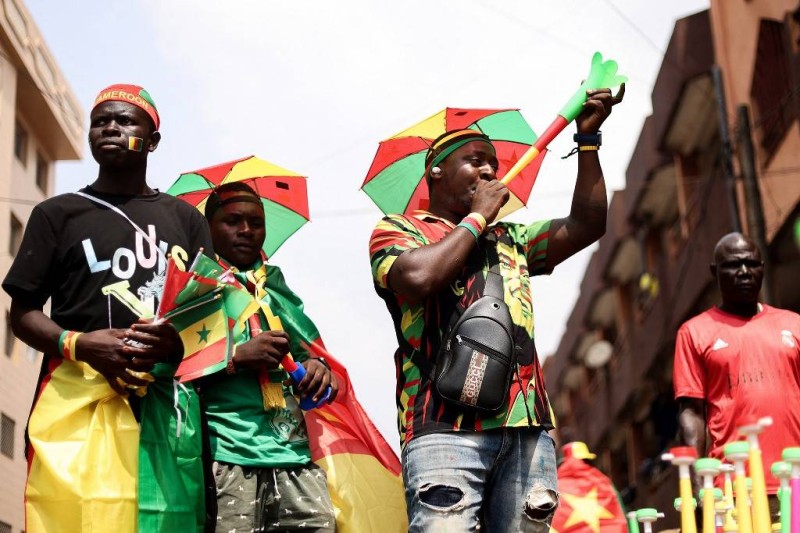 المشجعون في العاصمة الكاميرونية ياوندي متحمسون لبدء كأس الأمم الأفريقية. (Getty)