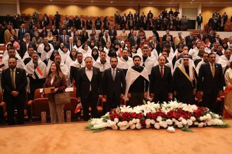 أول اجتماع لبرلمان العراق الجديد بعد الانتخابات.