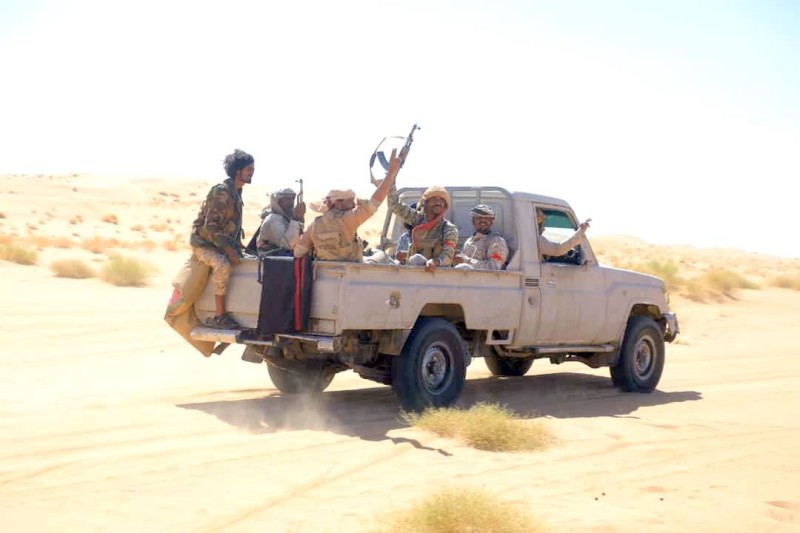 



قوات الحيش اليمني تلاحق المليشيا الحوثية.