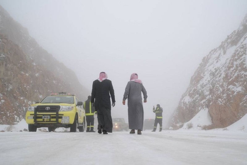 تساقط الثلوج على مناطق ومرتفعات شمال السعودية.. وتسجيل درجات حرارة دون الصفر المئوي على محافظة طريف (المركز الوطني للأرصاد)