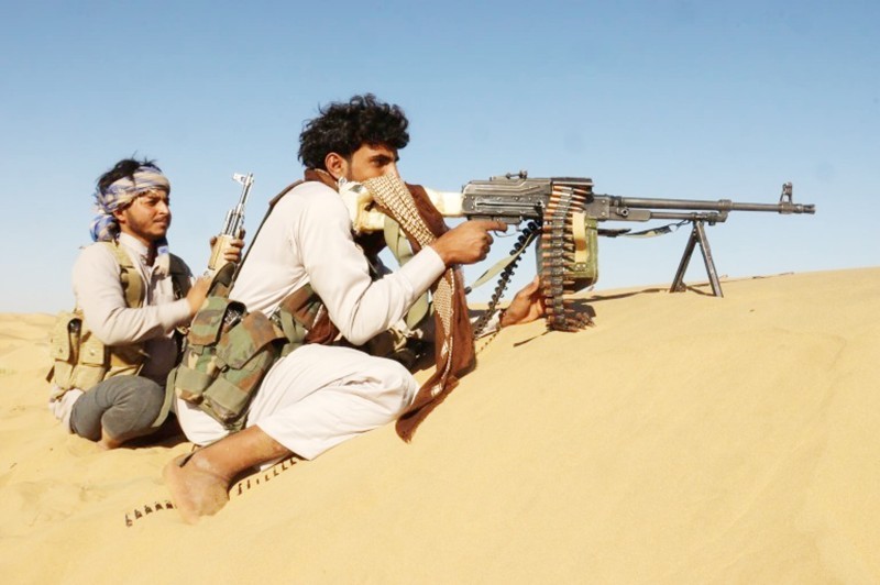 



عناصر المقاومة الشعبية تتصدى لمليشيا الحوثي في مأرب.