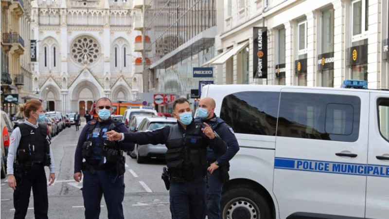 الشرطة الفرنسية تقتل رجلاً في نيس