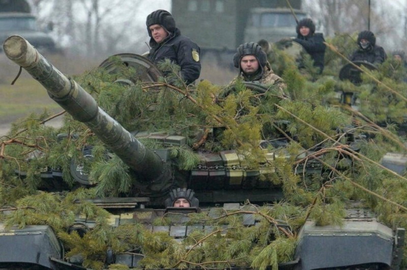 



قوات روسية على حدود أوكرانيا.
