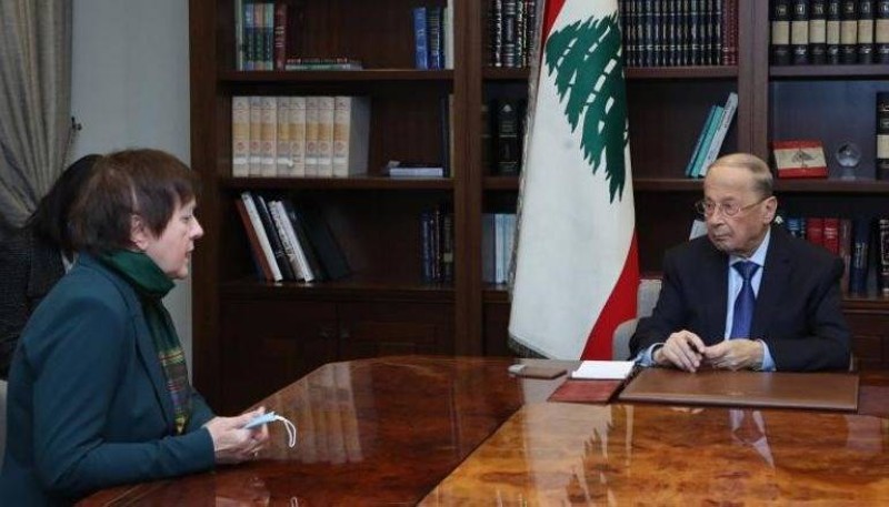 عون مستقبلا المنسقة الخاصة للأمم المتحدة في لبنان السفيرة يوانا فرونيسكا.