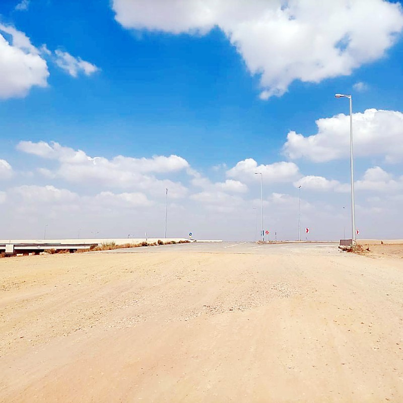 



 سكان إسكان الحصمة جنوبي محافظة أبوعريش ينتظرون الجسر. (تصوير: محمد الكادومي)