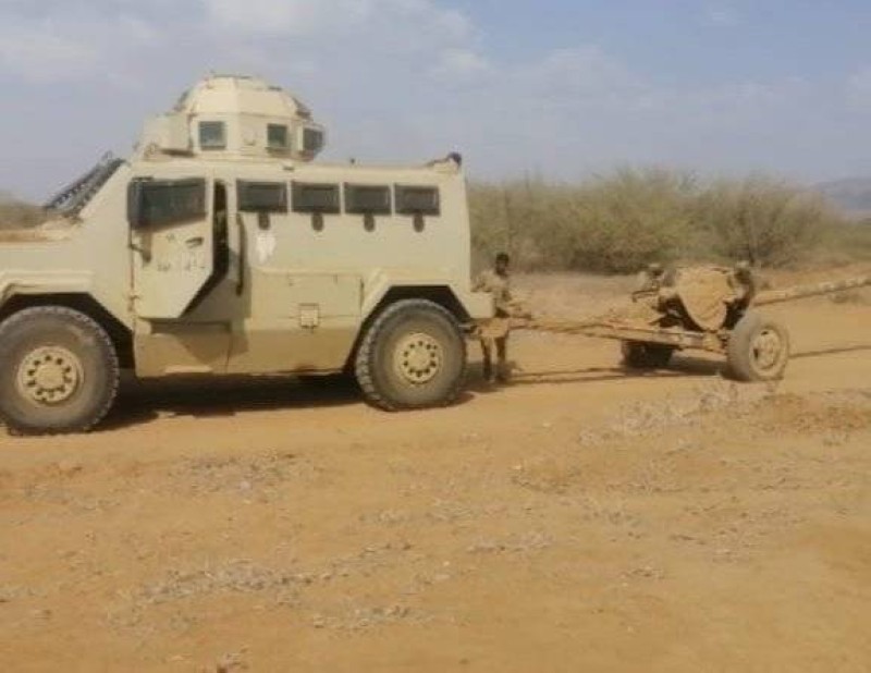 أسلحة ومعدات حوثية استولى عليها الجيش اليمني في حرض.