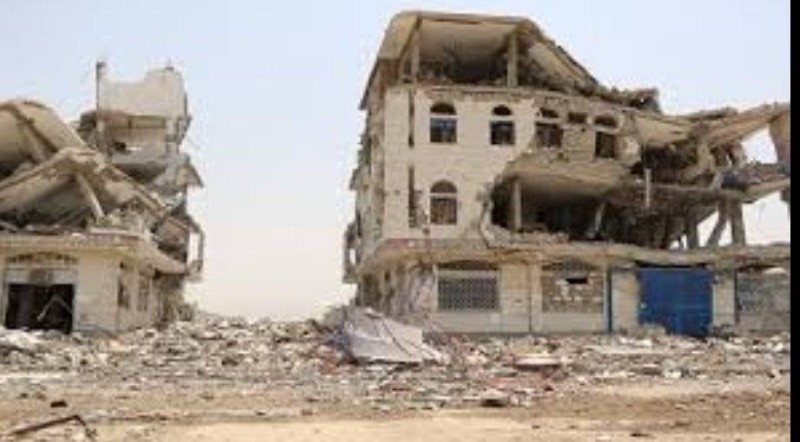 إحدى المنشآت الخاصة بعد تفجيرها من قبل المليشيا الحوثية في مديرية حرض.