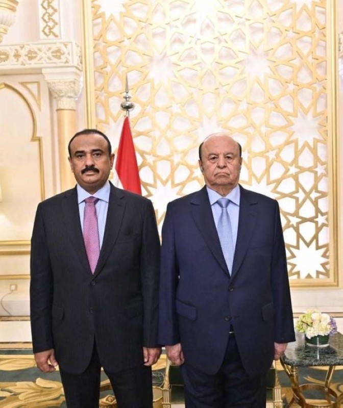 المحافظ مع الرئيس اليمني.