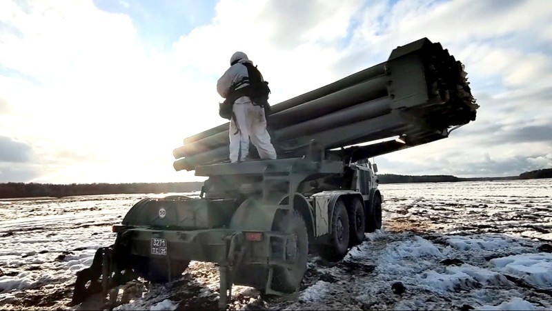 



صواريخ روسية على الحدود مع أوكرانيا.