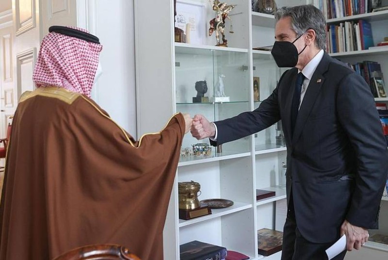 وزير الخارجية السعودي مرحبا بنظيره الأمريكي