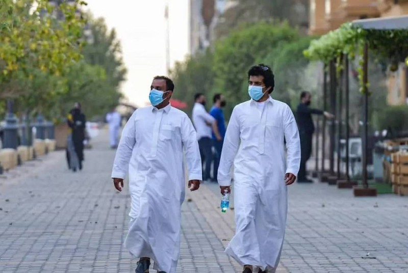 رفع الإجراءات الاحترازية في السعودية واستمرار ارتداء الكمامات في الأماكن المغلقة