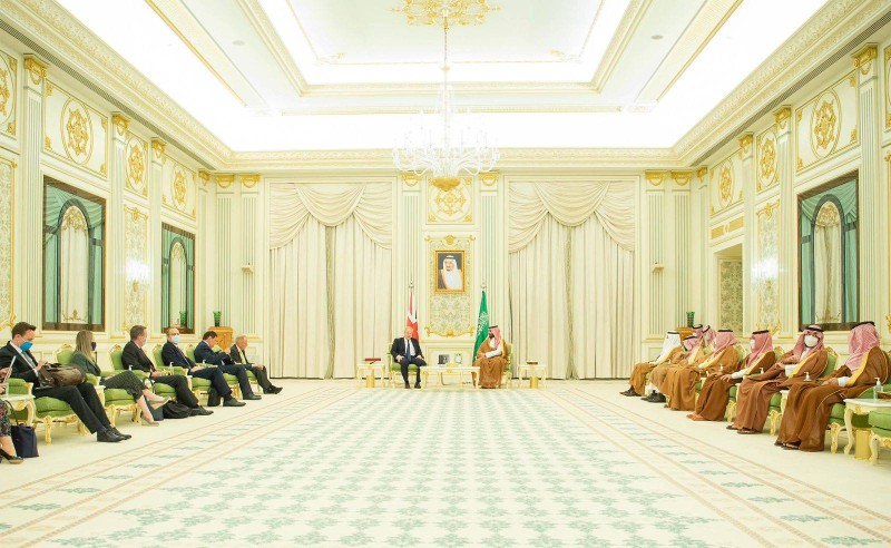ولي العهد الأمير محمد بن سلمان أثناء جلسة المباحثات الرسمية مع رئيس وزراء بريطانيا بوريس جونسون