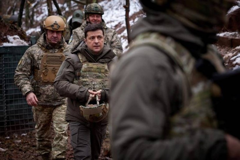 زيلينسكي يزور جبهات القتال في أوكرانيا