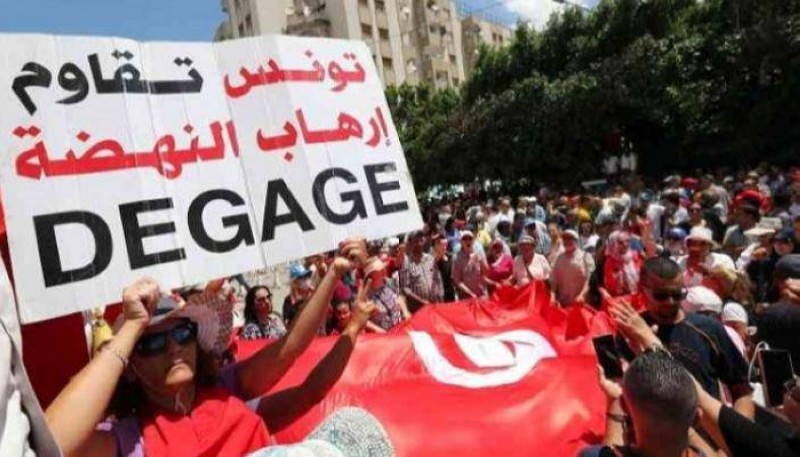 الدعم الشعبي لقرارات  الرئيس التونسي قيس سعيد