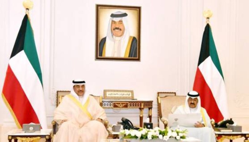 



ولي العهد الكويتي يتسلم استقالة الحكومة من رئيس الوزراء.