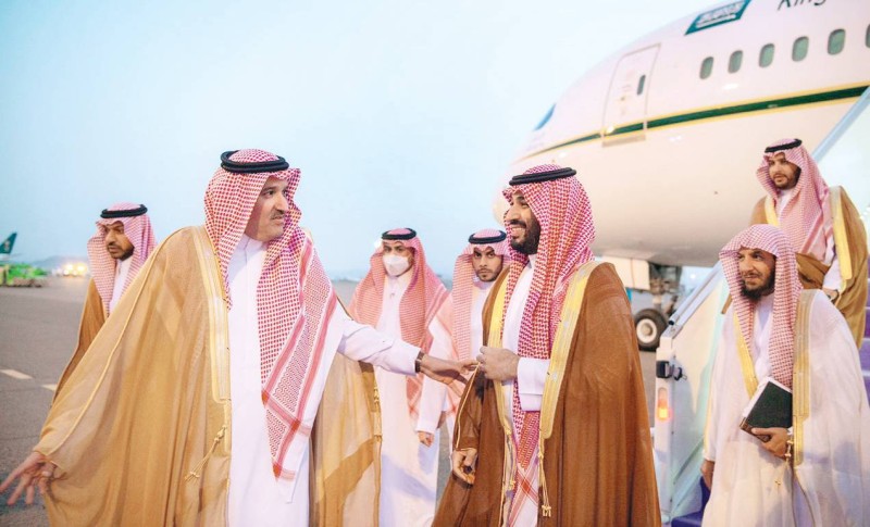 



الأمير فيصل بن سلمان مرحباً بقدوم ولي العهد إلى المدينة المنورة. (واس)