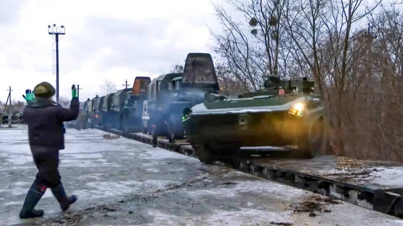 قوات روسية تستخدم خطوط السكك الحديدة في بيلاروسيا