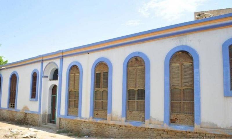 



مدرسة دار التوحيد النواة الأولى لكلية الشريعة في مكة.