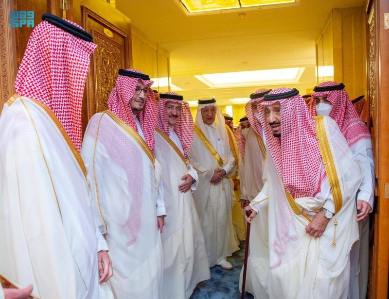 خادم الحرمين الشريفين يصل إلى مكة المكرمة قادماً من جدة