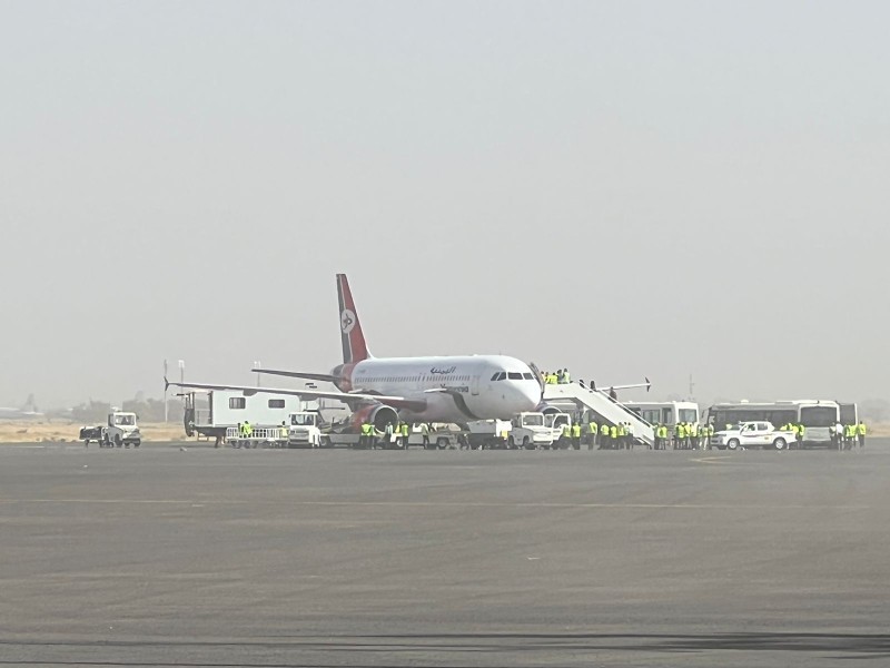 



أول رحلة إنسانية من مطار صنعاء إلى الأردن.