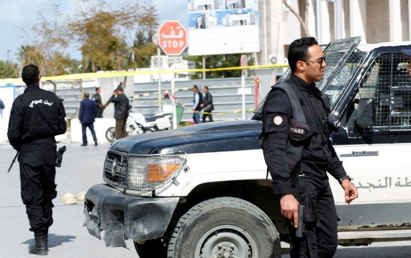 قوات الأمن التونسية.