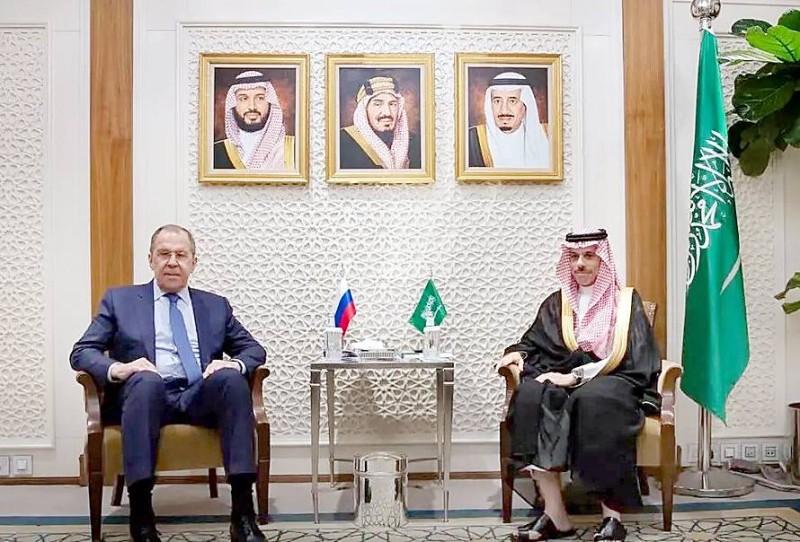 وزير الخارجية السعودي الأمير فيصل بن فرحان ونظيره الروسي سيرغي لافروف