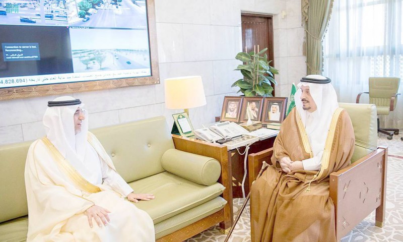 



الأمير فيصل بن بندر يستقبل محافظ الهيئة السعودية للمواصفات. (واس)