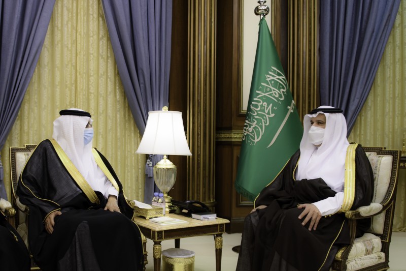 فيصل بن سلمان يستقبل محافظ الهيئة السعودية للمواصفات والمقاييس.