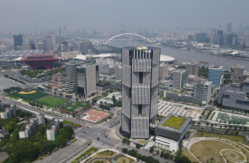 في الصورة الجوية الملتقطة يوم 17 يونيو 2022، مبنى المقر الرئيسي لبنك التنمية الجديد في شانغهاي، بشرقي الصين. (شينخوا)